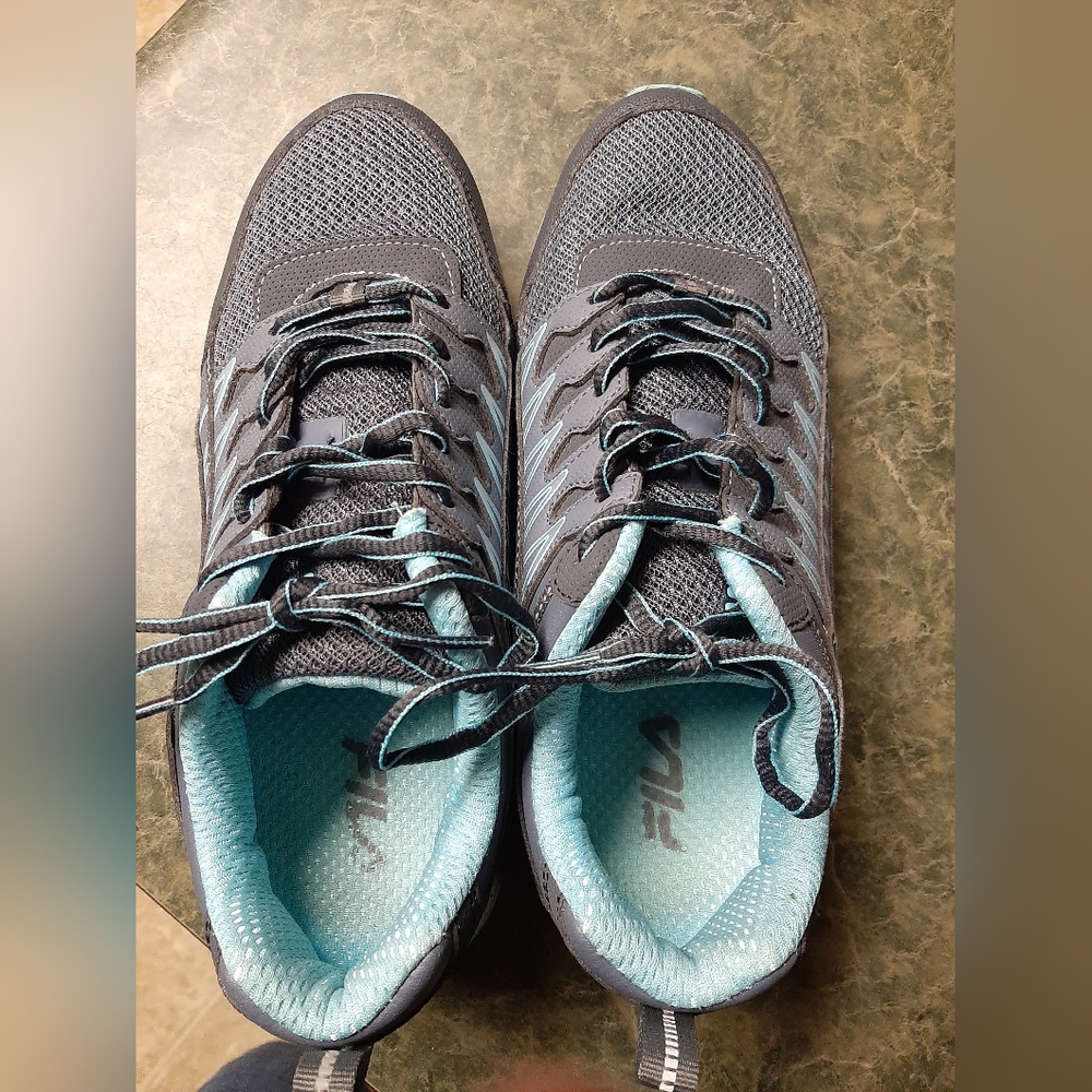 FILA EVERGRAND TRAIL RUNNING TR 21.5 Gray Athletic shoes women's size 9